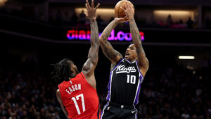 Read more about the article DeRozan, Fox proving to be formidable clutch duo for Kings