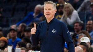 Read more about the article Warriors’ wait-and-see NBA trade deadline approach makes sense to Kerr