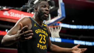 Read more about the article Draymond hilariously explains viral Christmas Day foul vs. Lakers