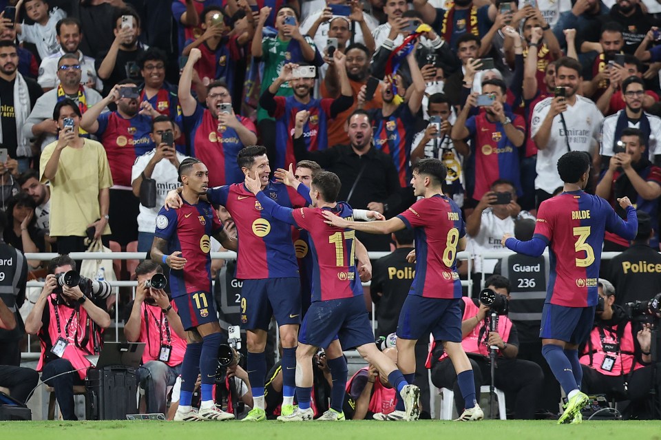 You are currently viewing Barcelona make history as they thump Real Madrid in El Clasico Spanish Super Cup