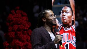 Read more about the article Bulls to retire Derick Rose’s No. 1 jersey next season