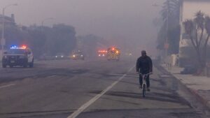 Read more about the article NHL postpones Los Angeles Kings’ home game against Calgary due to wildfires