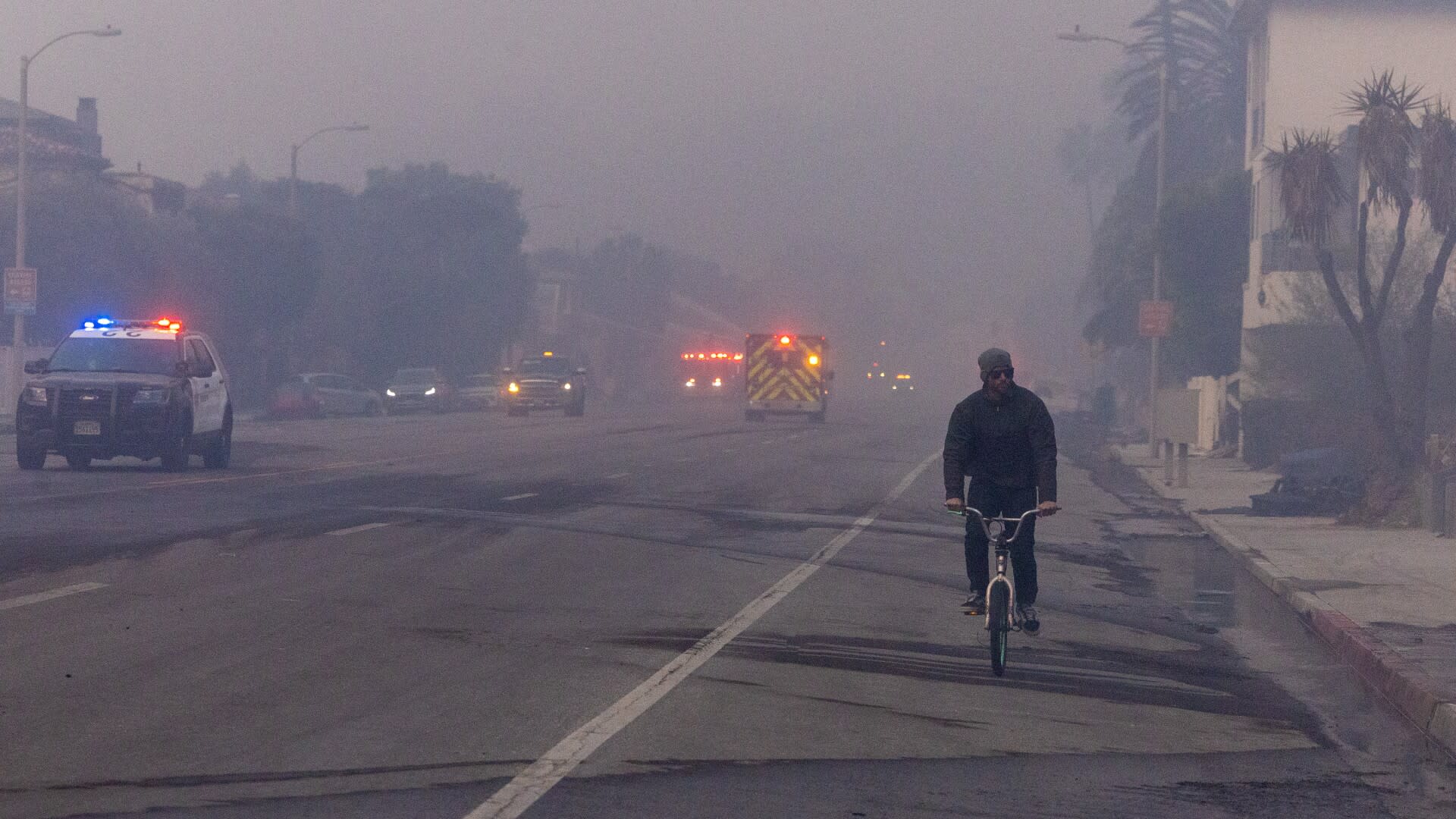 You are currently viewing NHL postpones Los Angeles Kings’ home game against Calgary due to wildfires