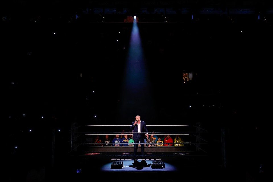 You are currently viewing ‘It was hard to be a fan’ – WWE Hall of Famer details heartfelt conversation with Triple H at Raw’s Netflix premiere