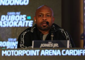 Read more about the article Roy Jones Jr issues statement responding to claims he is Jake Paul’s next opponent