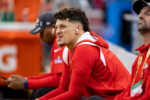 Read more about the article ‘It’s a risk’ – College football playoff delivers stark warning on Patrick Mahomes decision