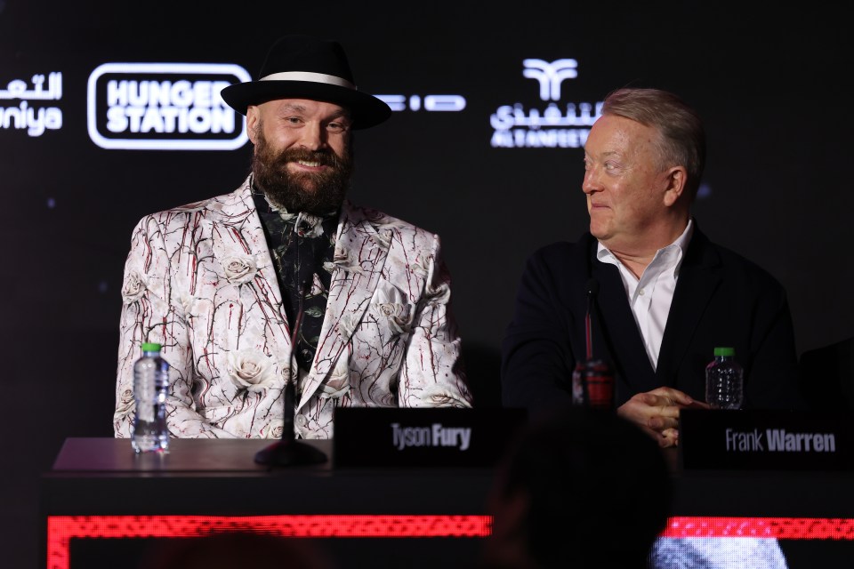 You are currently viewing Frank Warren lifts lid on real reason Tyson Fury announced shock boxing retirement