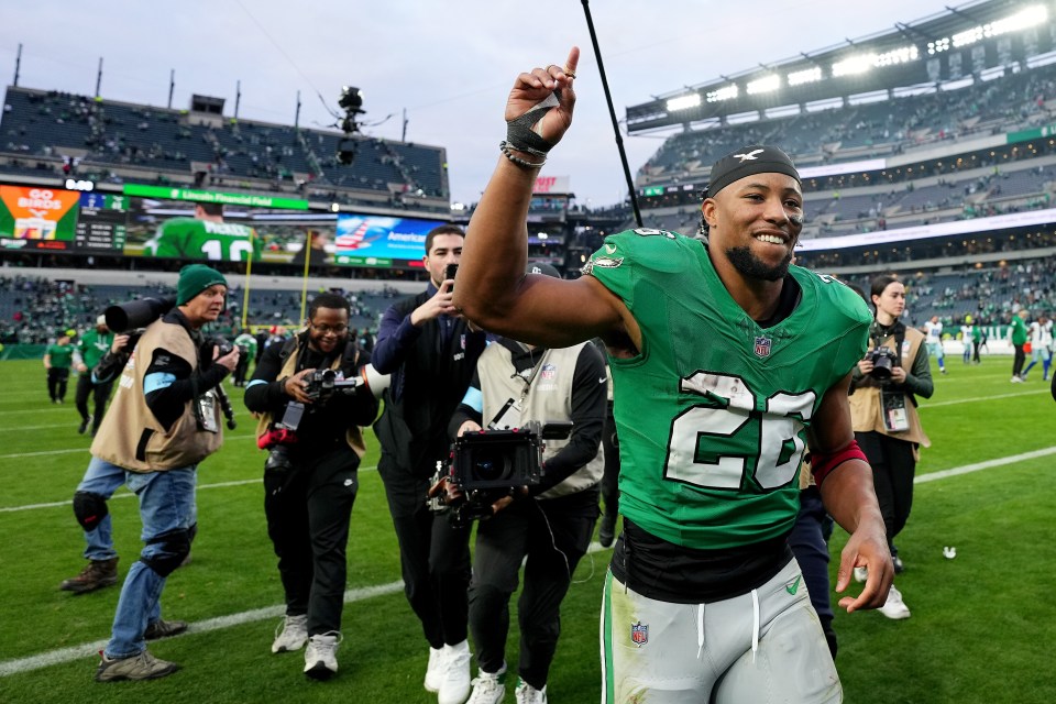 You are currently viewing John Mara’s Saquon Barkley words come back to haunt him as Philadelphia Eagles hero trolls Giants owner