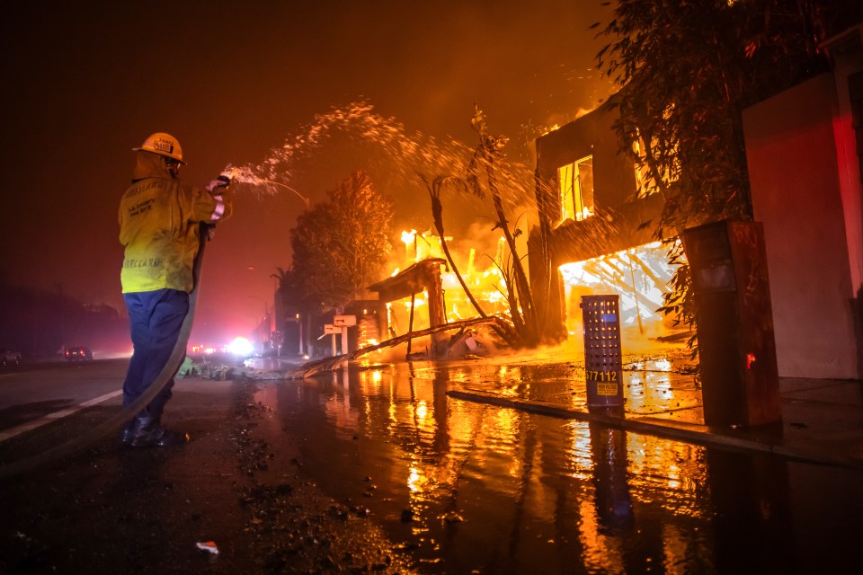 You are currently viewing ‘Wept and wailed’ – Overcome JJ Redick opens up on Los Angeles fire devastation after losing home