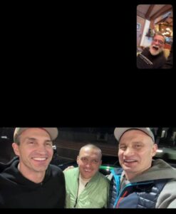 Read more about the article Oleksandr Usyk sees in New Year with Klitschko brothers and FaceTimes Arnold Schwarzenegger