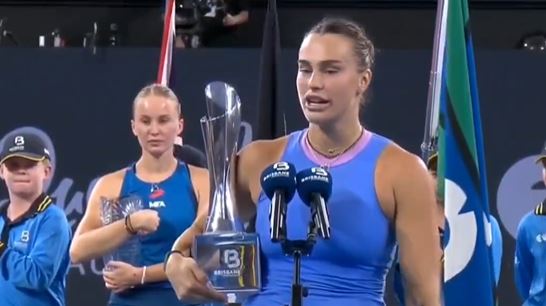 You are currently viewing Aryna Sabalenka gets visibly emotional after making cheeky dig and continuing bizarre title streak