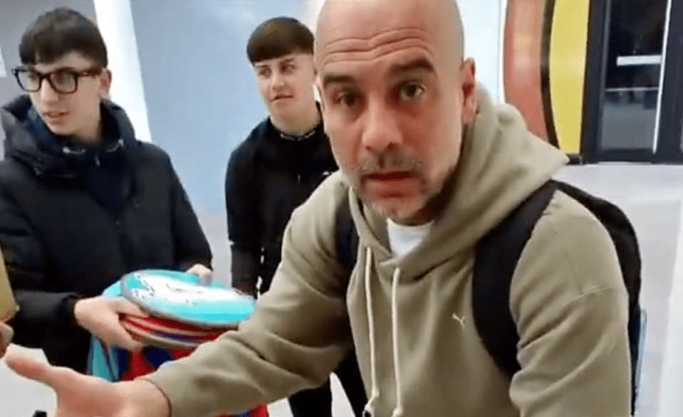 You are currently viewing ‘I know your faces’ – Pep Guardiola scolds autograph hunters and urges them to rethink their lives