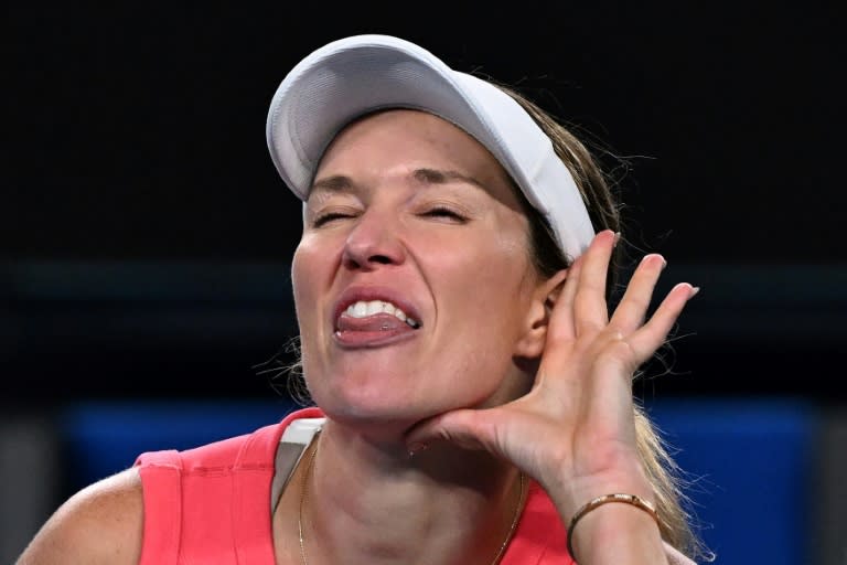 You are currently viewing Collins tells Australian Open hecklers: ‘You pay my bills’