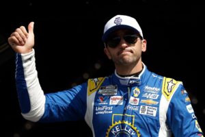 Read more about the article Amazon Prime Video will sponsor Chase Elliott for 3 NASCAR Cup races ahead of coverage debut