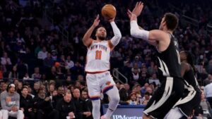 Read more about the article Shoulder stinger doesn’t dampen Jalen Brunson’s historic night for Knicks