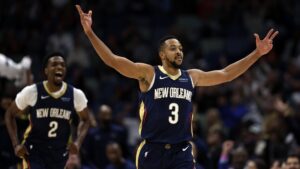 Read more about the article Watch CJ McCollum knock down 10 3-pointers, score 50, lead Pelicans to win