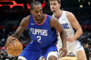 Read more about the article Clippers ‘hopeful’ Kawhi Leonard will make his season debut Saturday