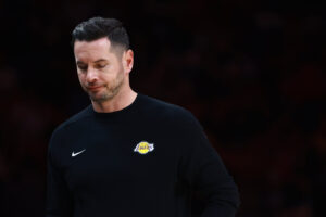 Read more about the article Lakers coach JJ Redick emotionally recounts losing home to wildfires: ‘It is complete devastation’