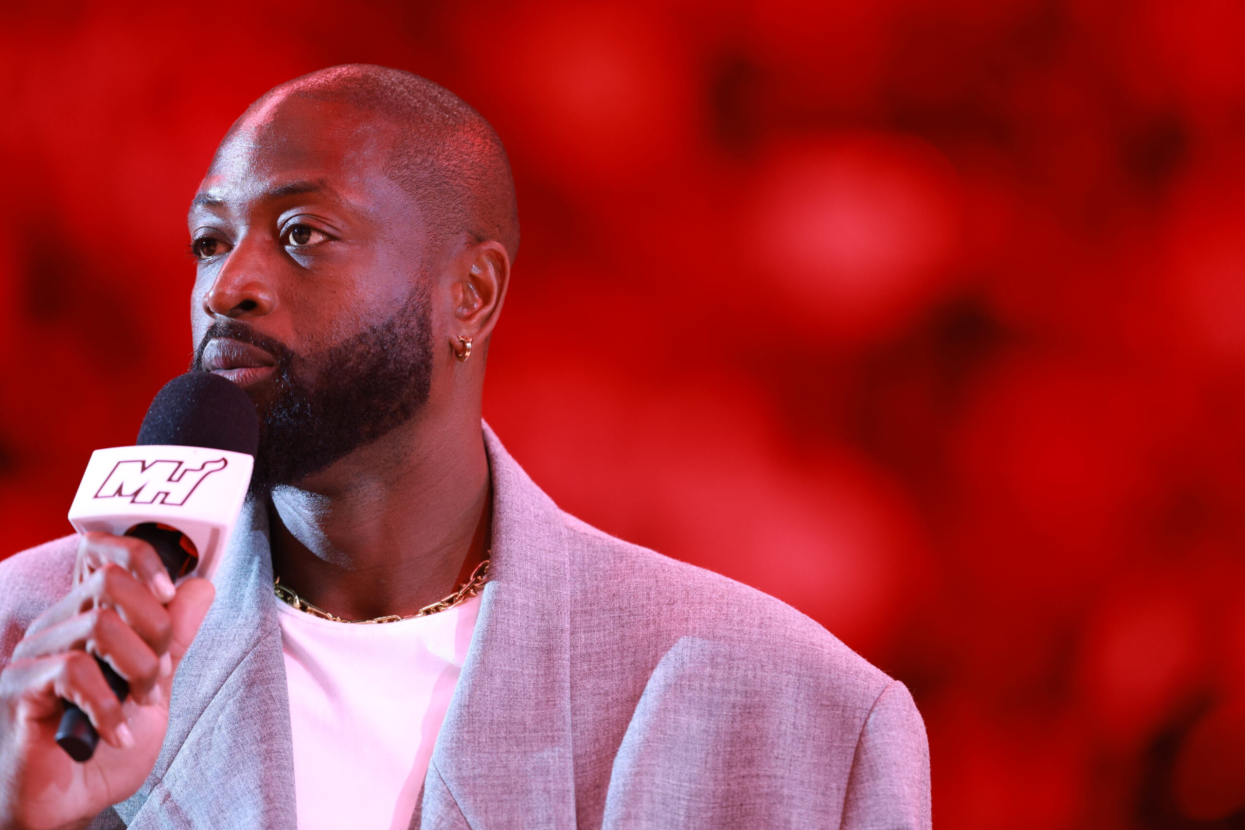 Read more about the article Dwyane Wade reveals he had surgery to remove cancerous tumor: ‘They took 40% of my kidney’