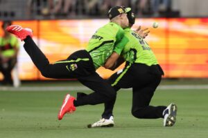 Read more about the article Cricket match halted after ‘horrendous’ collision sees Australia stars hospitalised