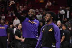 Read more about the article ‘Bronny doesn’t have to play’: LeBron James glad he does because father-son duo ‘pretty special’