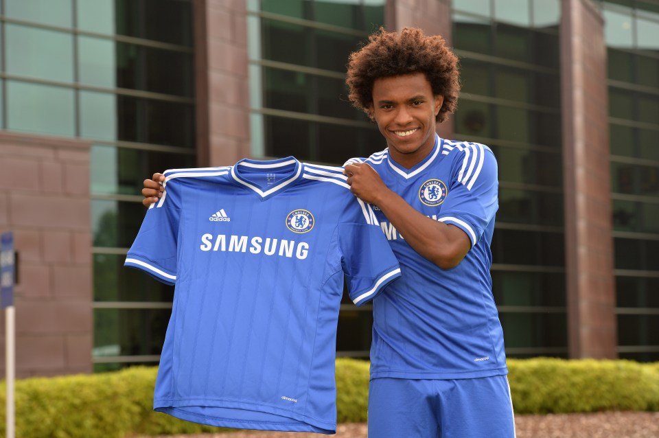 Read more about the article Willian spent hours completing Tottenham medical then hopped in van to sign for Chelsea in brutal transfer hijack