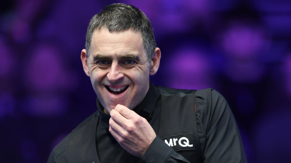 You are currently viewing Michael van Gerwen dragged into snooker debate as Ronnie O’Sullivan makes harsh point