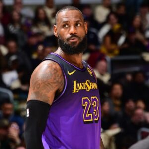 Read more about the article Lakers star LeBron James sends touching message as wildfires hit Southern California