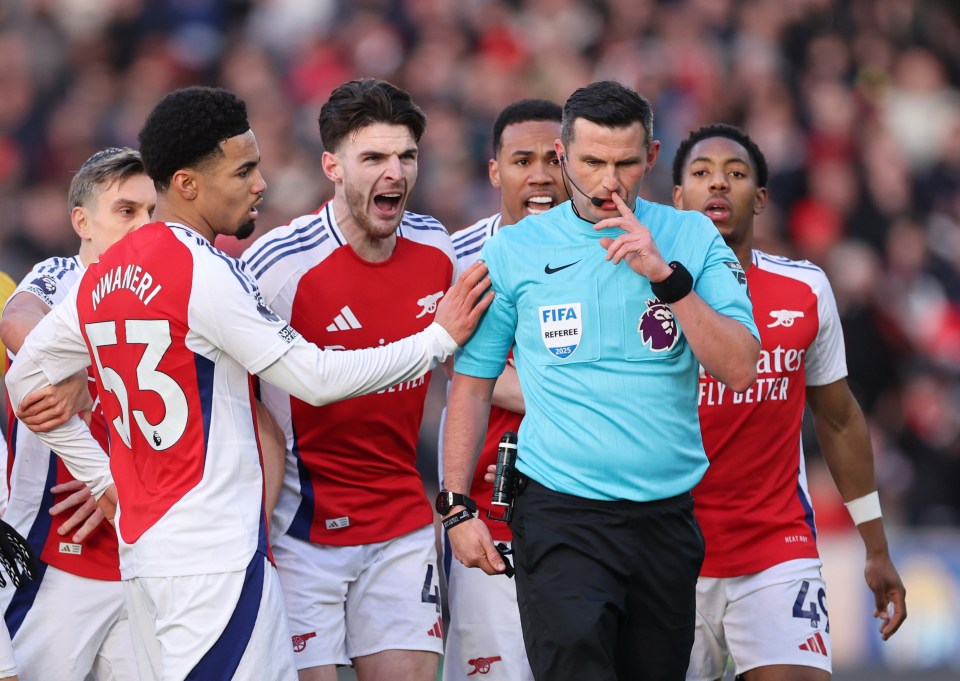 Read more about the article Under-fire Michael Oliver immediately handed Premier League match this weekend and will also take charge of upcoming derby