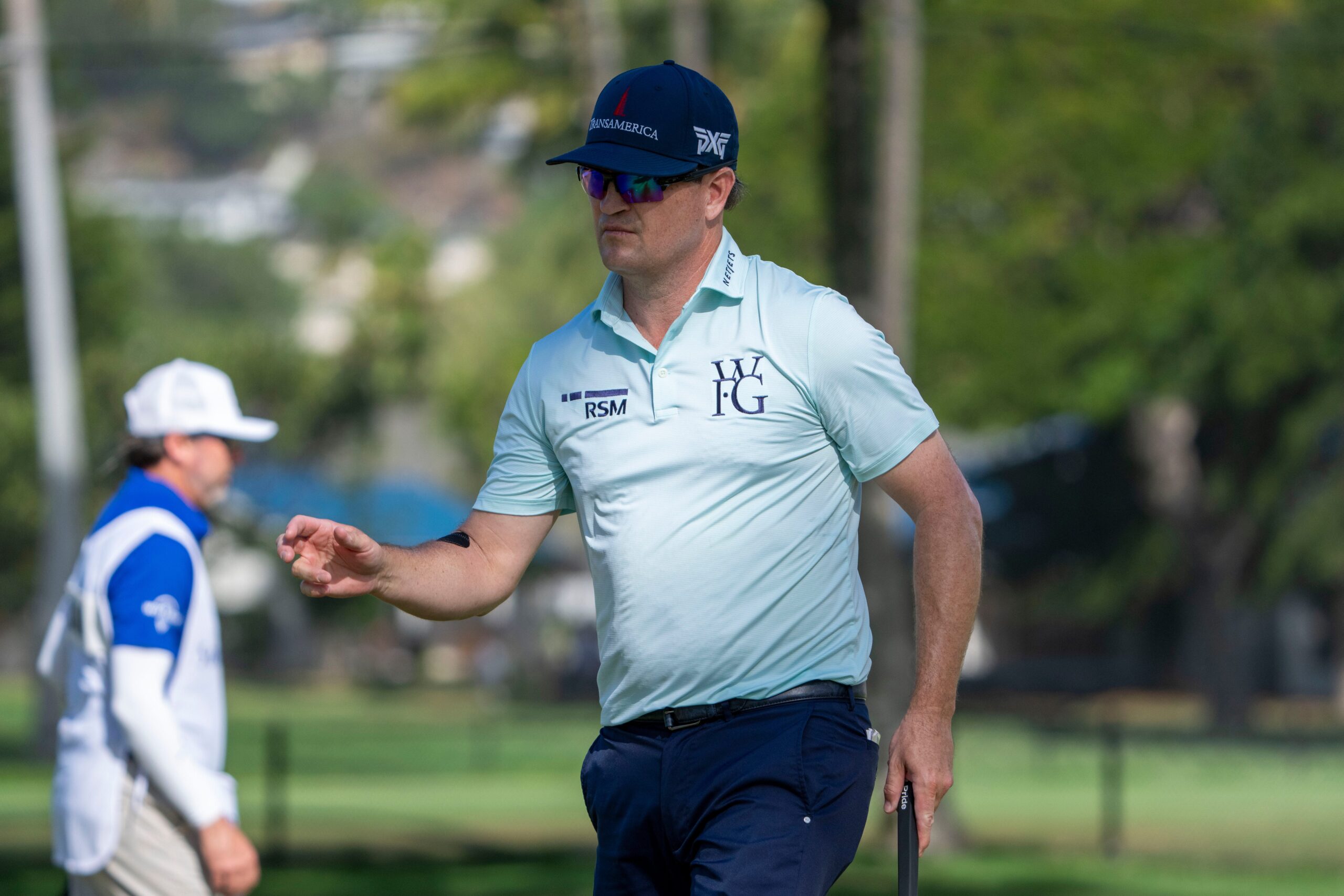 You are currently viewing Zach Johnson, 10 years after last win, in contention at 2025 Sony Open in Hawaii