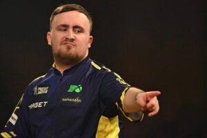 Read more about the article Fans joke Luke Littler celebrates EAFC moment harder than winning £500k at PDC World Darts Championship