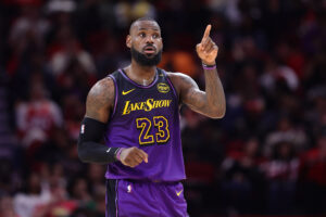 Read more about the article LeBron James tells Travis and Jason Kelce the NFL ‘kicked our a**’ on Christmas with Chiefs game, Beyonce halftime show