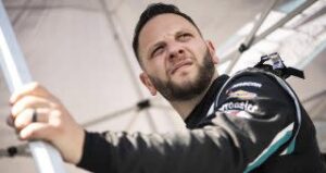 Read more about the article Justin Bonsignore to compete in five Xfinity Series races for Joe Gibbs Racing in 2025