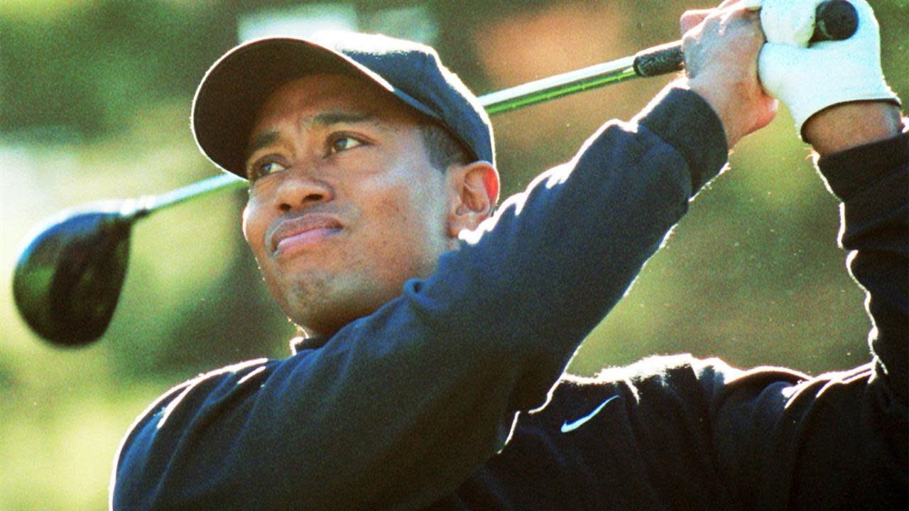 Read more about the article Woods’ electric 2000 season started at Kapalua