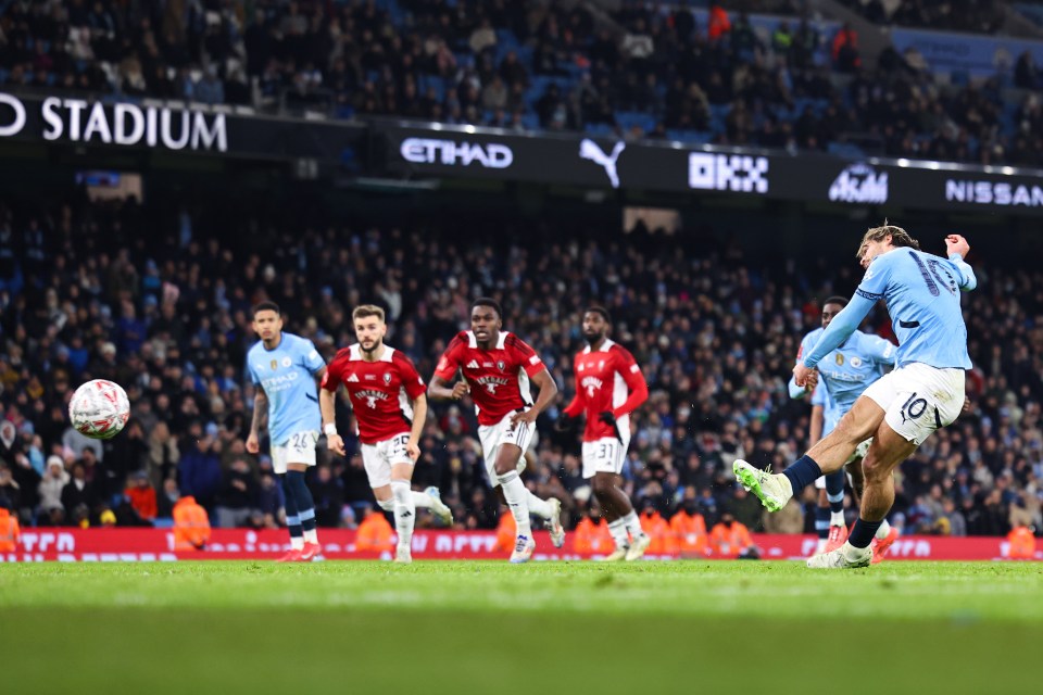 You are currently viewing Jack Grealish scores first Man City goal since 2023 as club record 92-year first in FA Cup demolition over Salford City