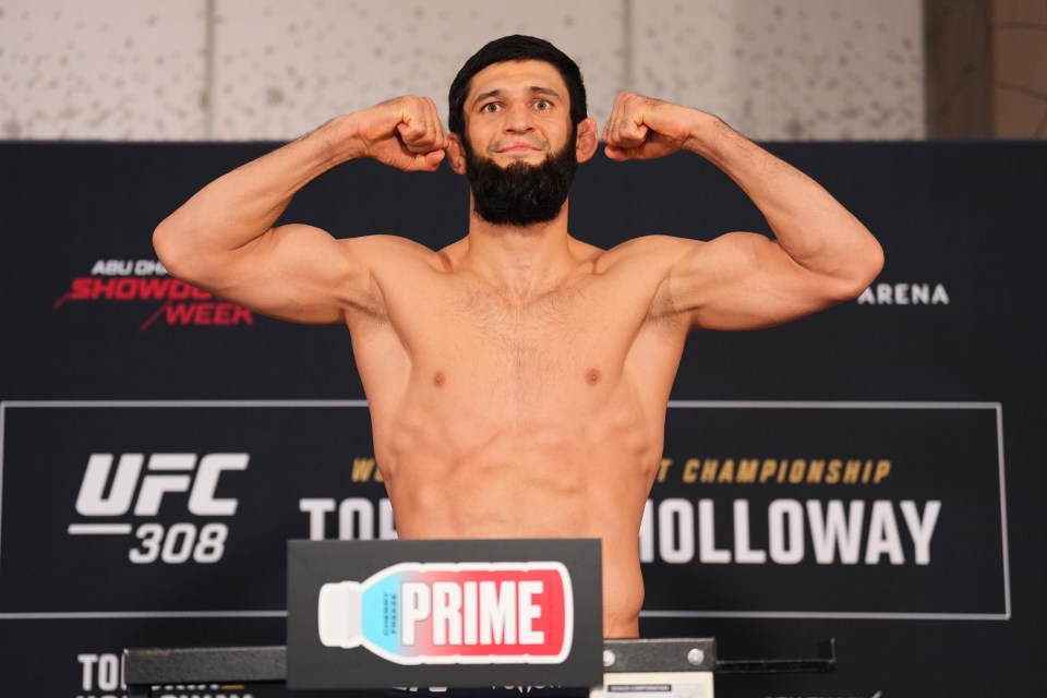 You are currently viewing ‘Didn’t want to play’ – Former UFC champion reveals Khamzat Chimaev rejected fight with him