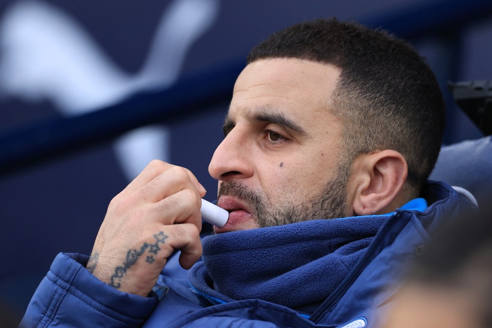 You are currently viewing ‘Check your sources’ – Kyle Walker hits back at Man City fan after social media jibe