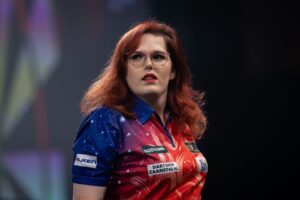 Read more about the article ‘Old traumas triggered’ – History-making darts star announces sudden break from the sport