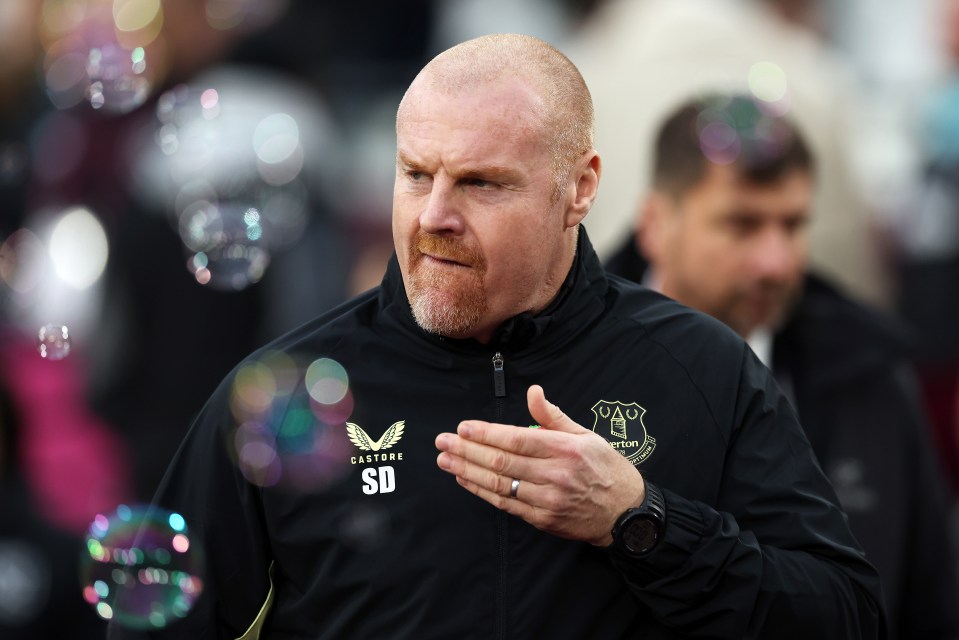 You are currently viewing Sean Dyche sacked as Everton manager with Leighton Baines and Seamus Coleman to take charge for FA Cup tie