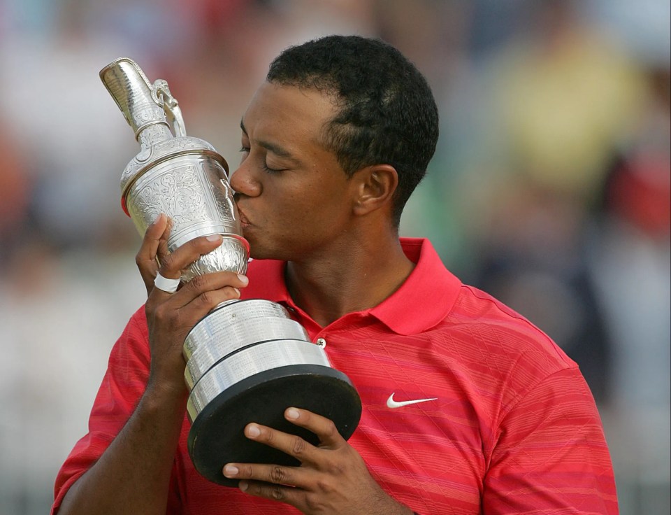 You are currently viewing ‘My power colour’ – Tiger Woods’ heartwarming reason why he wore iconic red jerseys