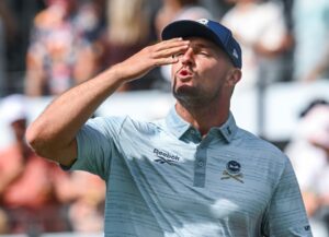 Read more about the article ‘Insane’ – Bryson DeChambeau gatecrashes Adelaide party mid-round to leave fellow golfer in disbelief