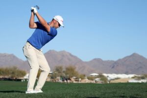 Read more about the article Clark grabs one-shot lead at Phoenix Open