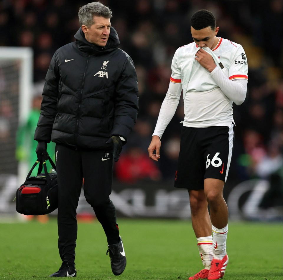 You are currently viewing Trent Alexander-Arnold set to miss crunch Liverpool clash as Arne Slot addresses injury fears