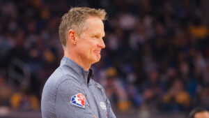 Read more about the article Kerr treating Palisades High basketball team to Warriors-Lakers