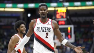 Read more about the article Trail Blazers’ Deandre Ayton out at least a month with calf strain