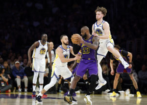 Read more about the article Did the Lakers and Warriors switch roles amid NBA’s wild trade deadline?