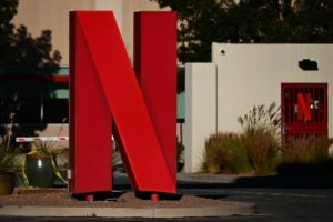 Read more about the article Netflix eye live F1 broadcast rights after Drive to Survive success