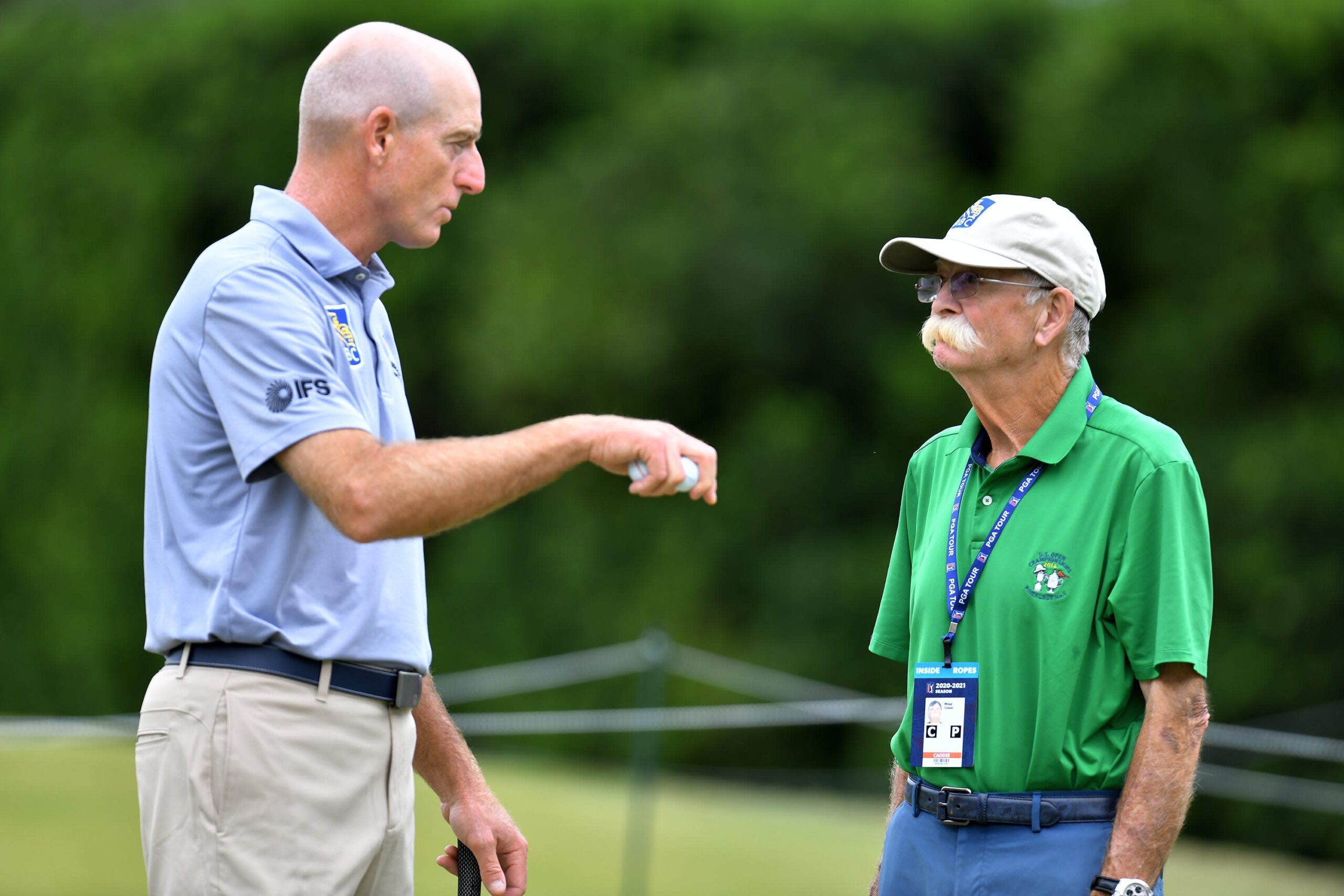 You are currently viewing Happy 77th to Fluff Cowan, who returns to caddying next week but not for who you’d expect