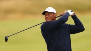 Read more about the article Tiger Woods commits to playing first PGA Tour event in seven months at Genesis Invitational