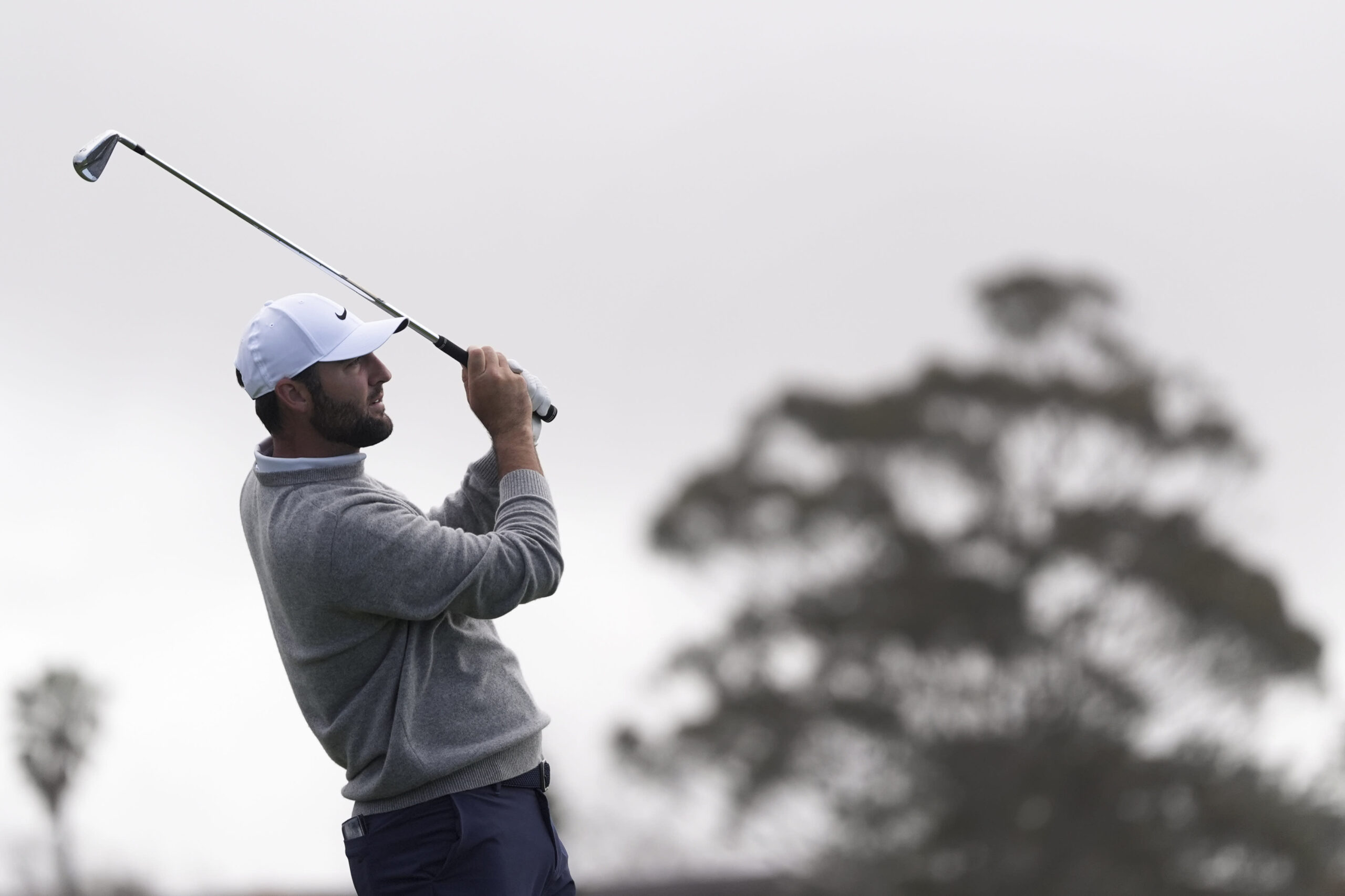 Read more about the article Davis Thompson leads by 1 over Scottie Scheffler with Rory McIlroy lurking at Torrey Pines